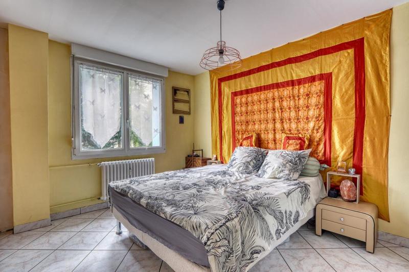 Appartement - 80 m² - 5 pièces