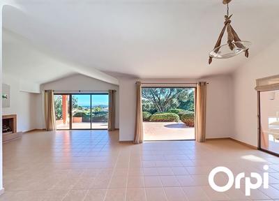 Villa - 260 m² - 6 pièces