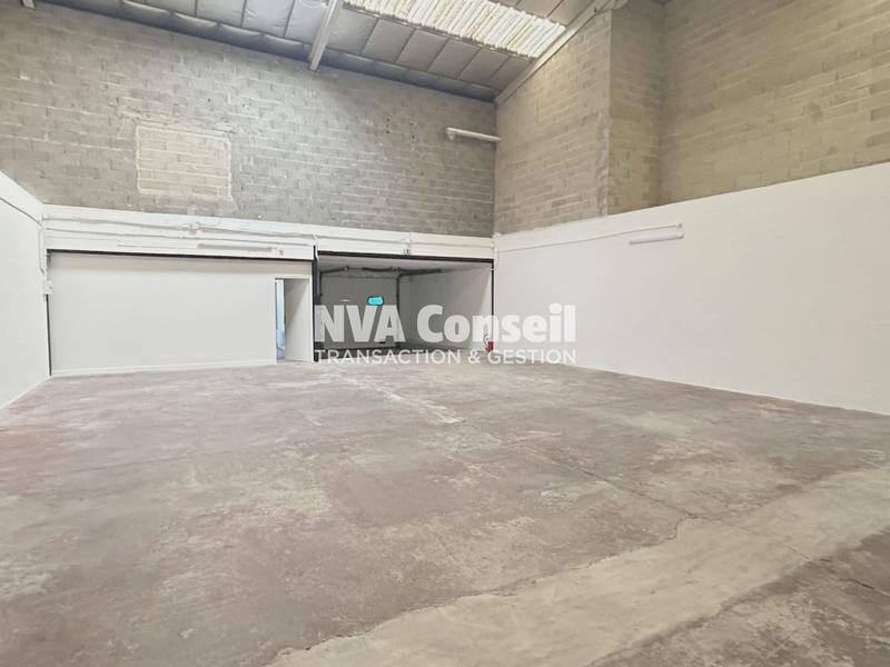 Local d'activités - 209 m²