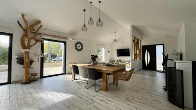 Maison - 140 m² - 5 pièces