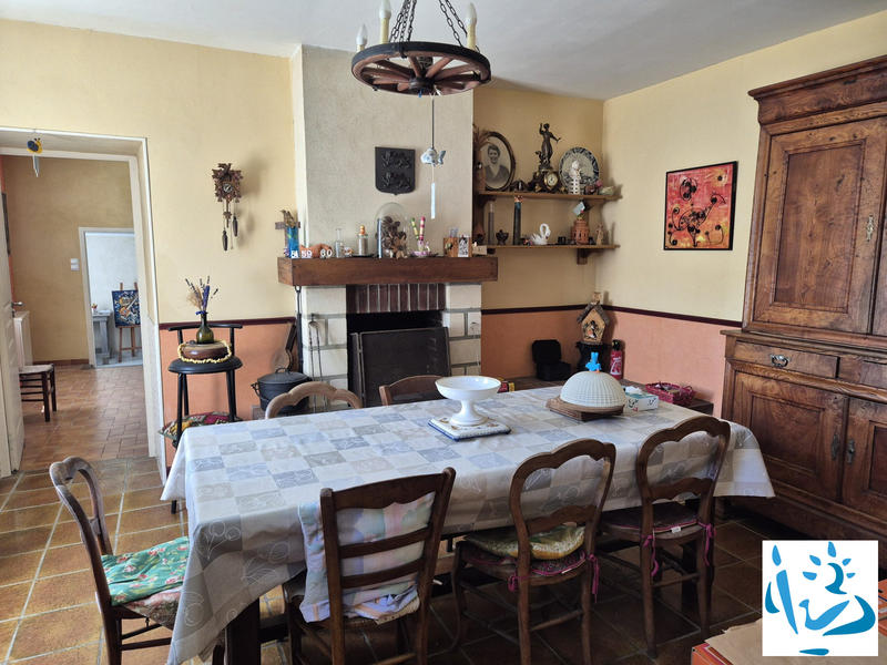 Maison - 185 m² - 9 pièces