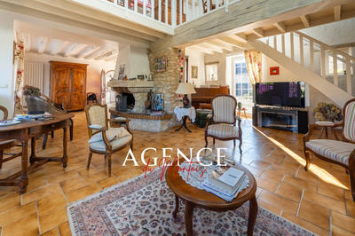 Maison - 276 m² - 11 pièces