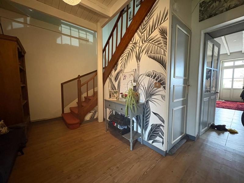 Maison - 219 m² - 8 pièces