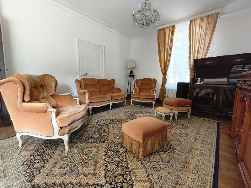 Maison - 316 m² - 9 pièces