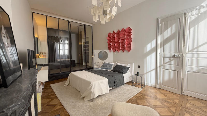 Appartement - 358 m² - 9 pièces