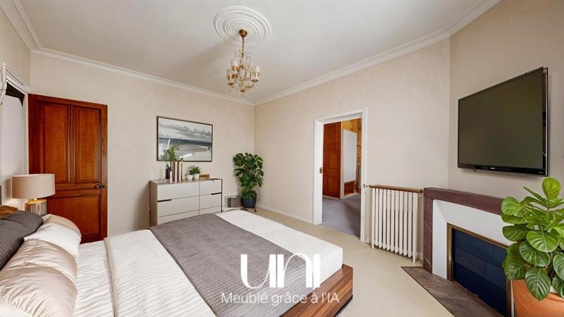 Maison - 280 m² - 11 pièces