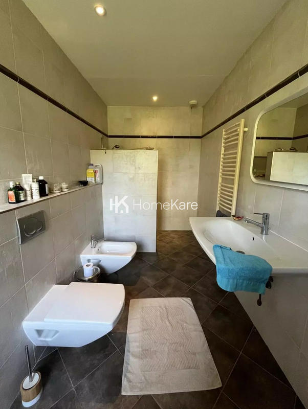 Maison - 255 m² - 10 pièces