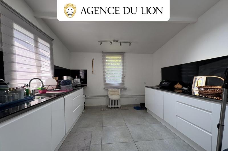 Propriété - 359 m² - 13 pièces