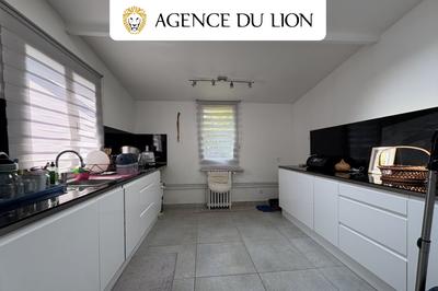 Propriété - 359 m² - 13 pièces