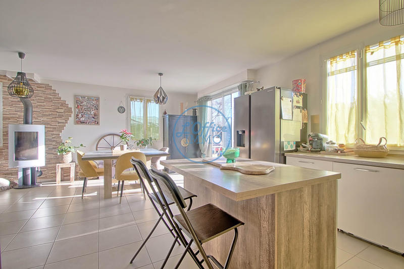 Maison - 104 m² - 4 pièces