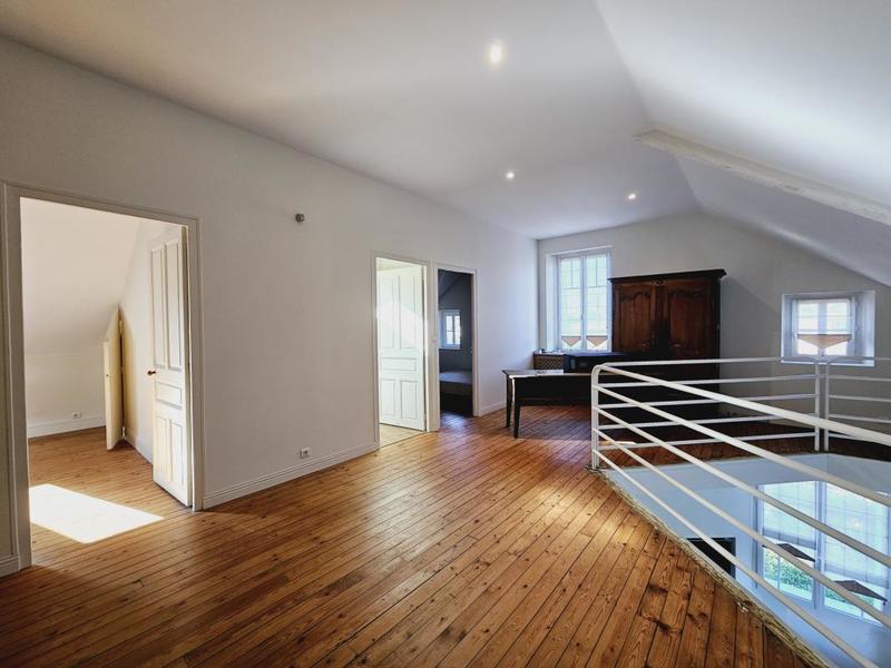 Maison - 200 m² - 8 pièces