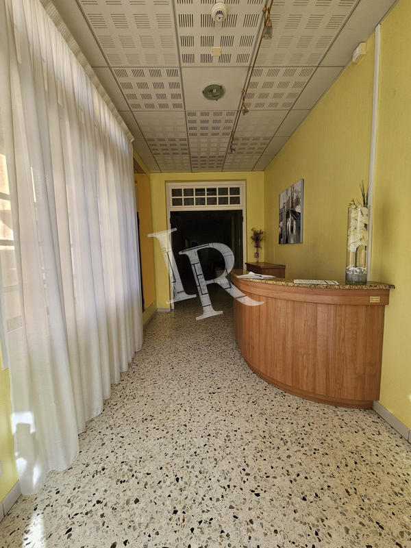 Fonds de commerce - 1 200 m²