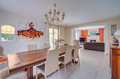 Maison - 181 m² - 8 pièces