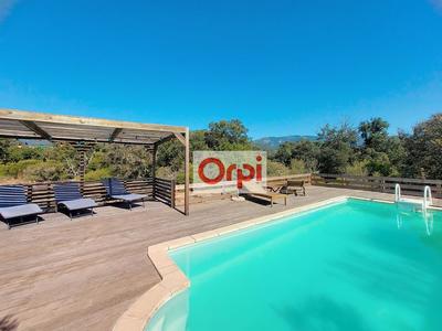 Villa - 156 m² - 8 pièces