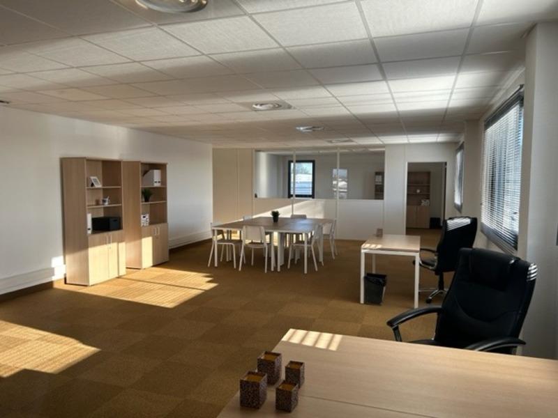 Bureau - 119 m² - 1 pièce