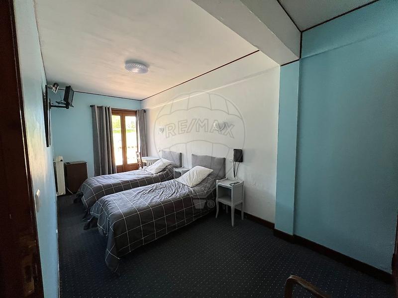 Appartement - 1 800 m² - 25 pièces