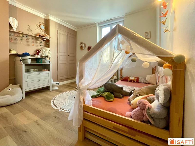 Maison - 189 m² - 8 pièces