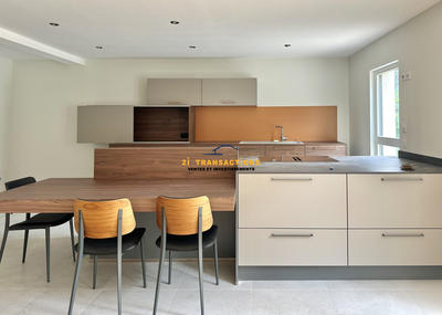 Maison - 142 m² - 6 pièces