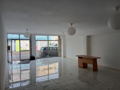 Local commercial - 102 m²