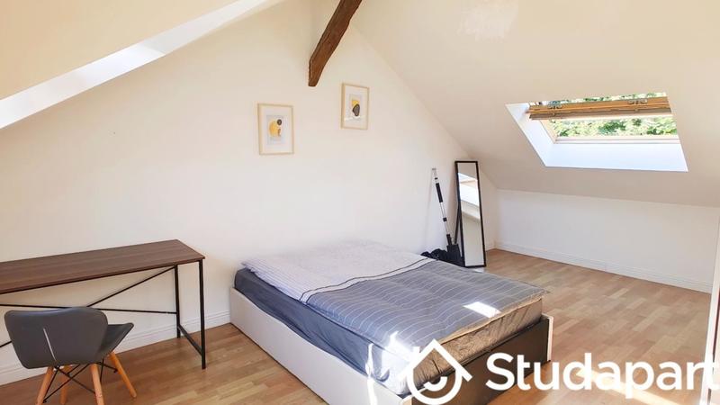 Chambre - 14 m² - 1 pièce