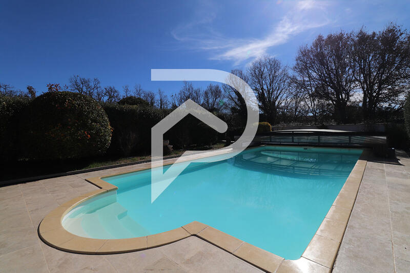 Villa - 200 m² - 5 pièces