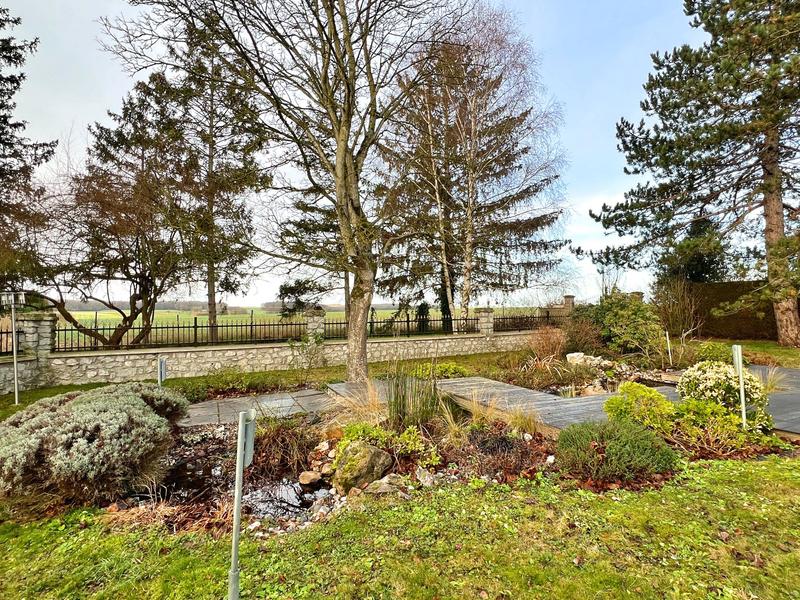 Maison - 247 m² - 7 pièces