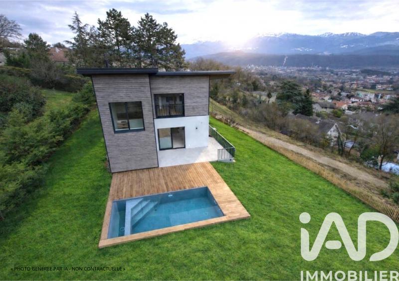 Maison - 248 m² - 8 pièces