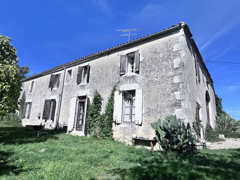 Maison traditionnelle - 181 m² - 15 pièces