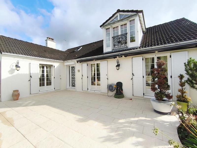 Maison - 177 m² - 7 pièces