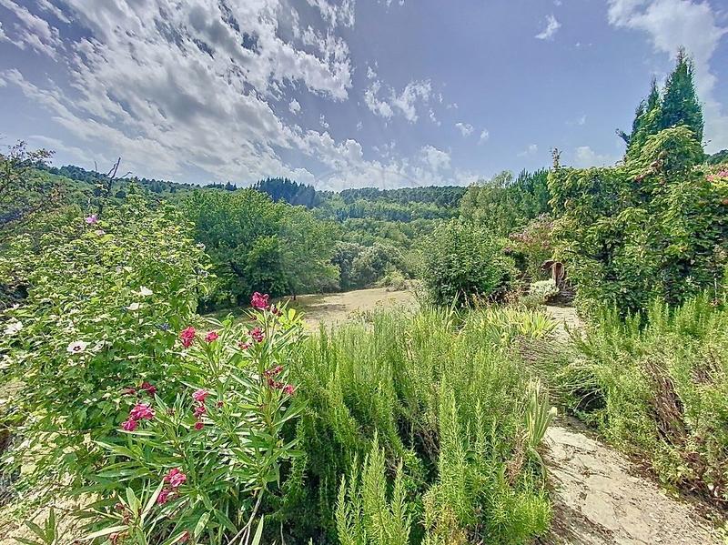 Propriété - 420 m² - 10 pièces