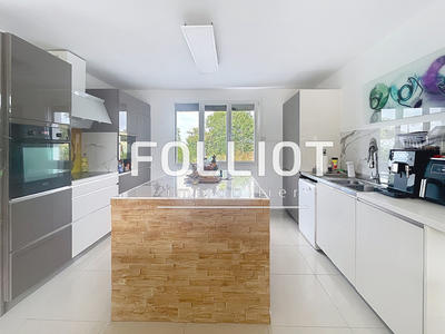 Maison - 155 m² - 8 pièces