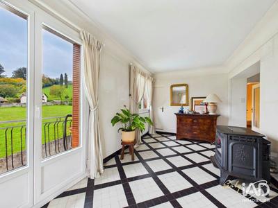 Maison - 207 m² - 7 pièces