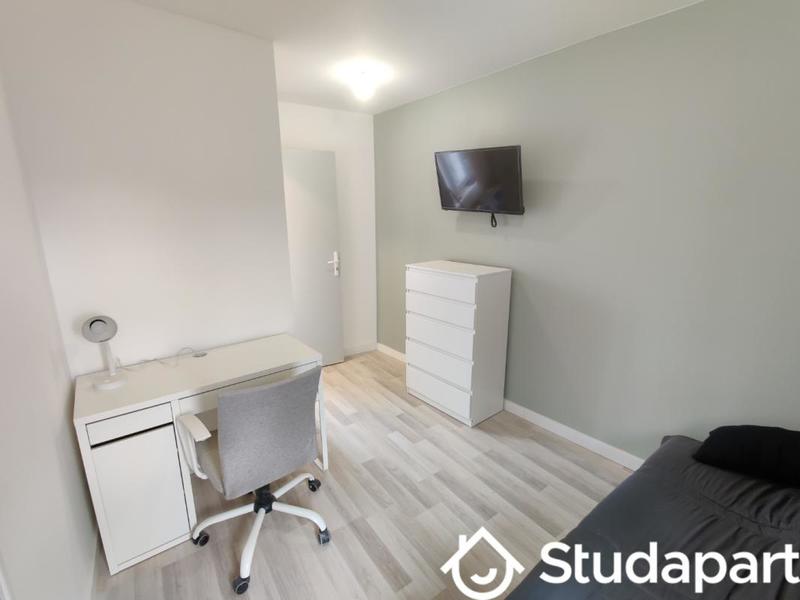 Chambre - 9 m² - 1 pièce