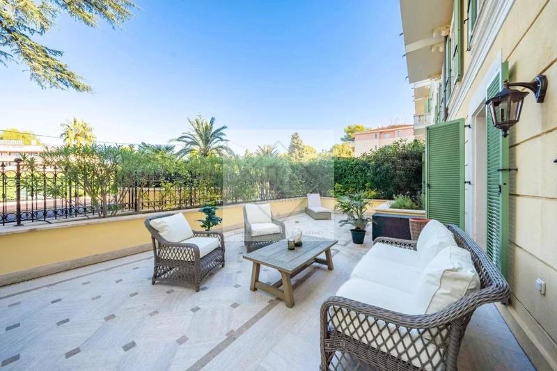 Appartement - 110 m² - 3 pièces