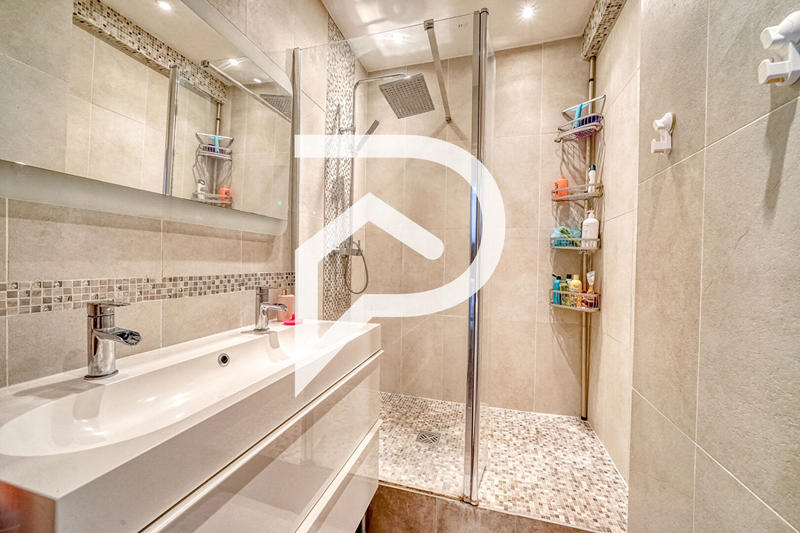 Appartement - 75 m² - 4 pièces