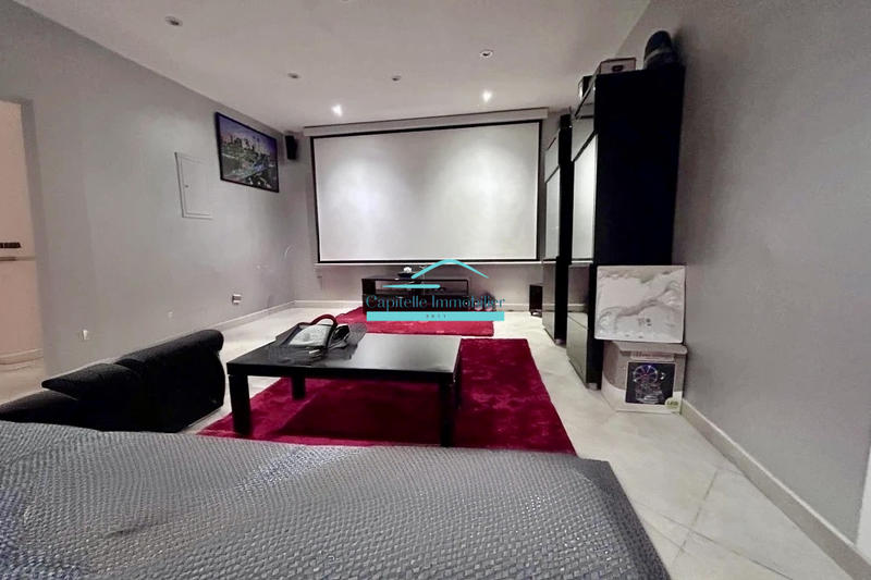 Villa - 280 m² - 9 pièces