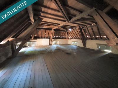 Maison - 275 m² - 11 pièces