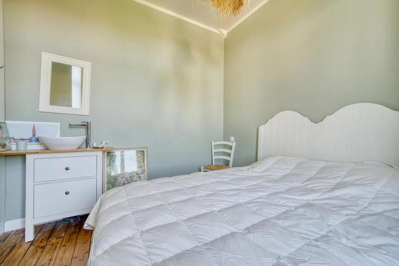 Maison - 232 m² - 11 pièces