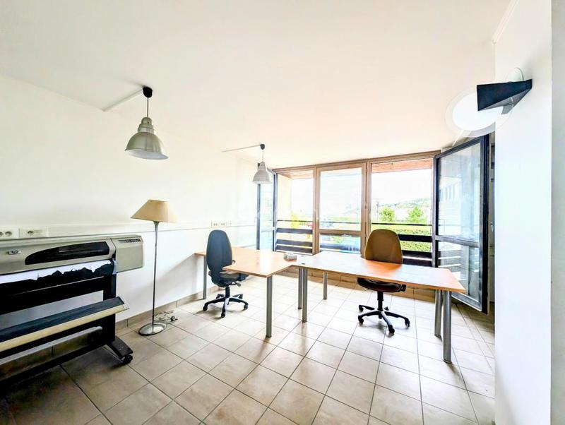Bureau - 117 m² - 5 pièces