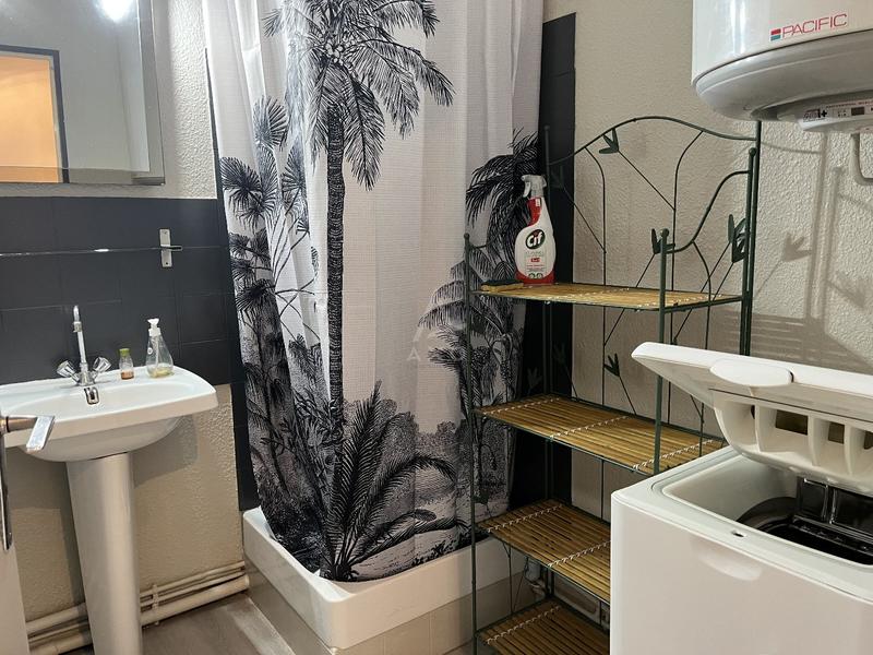 Studio - 40 m² - 1 pièce