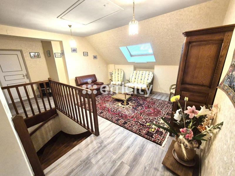 Maison - 345 m² - 14 pièces