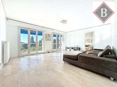 Appartement - 97 m² - 4 pièces