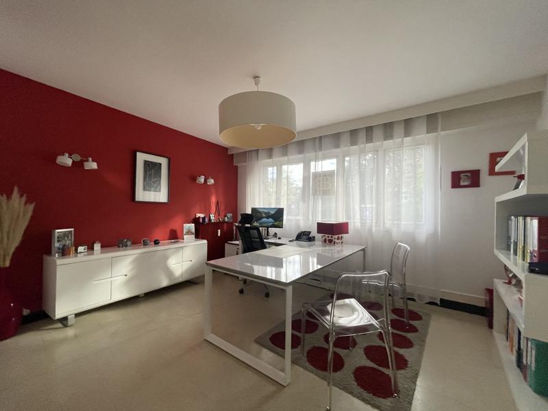 Bureau - 256 m² - 12 pièces