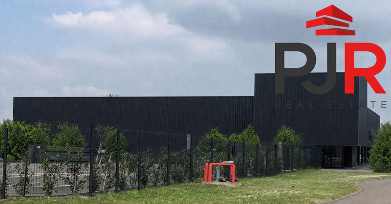 Local commercial - 1 069 m²