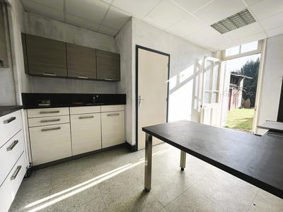 Local commercial - 69 m² - 2 pièces