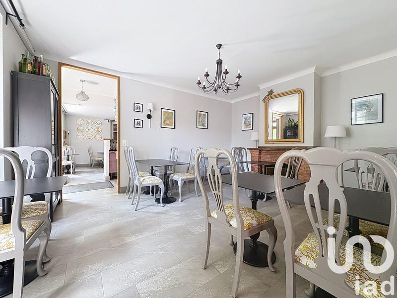 Maison - 238 m² - 8 pièces