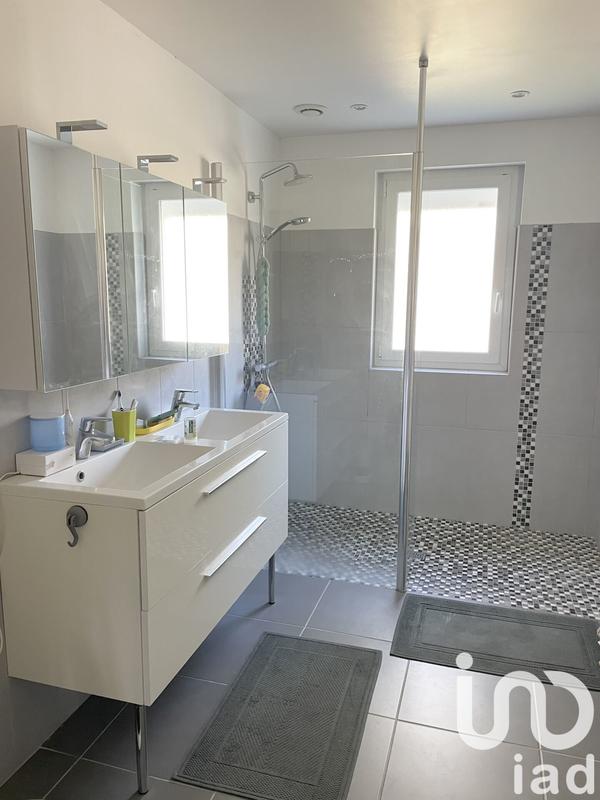 Maison - 245 m² - 8 pièces