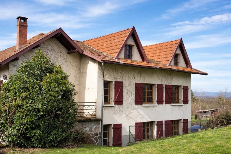 Demeure - 251 m² - 13 pièces