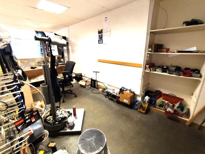 Bureau - 364 m² - 6 pièces