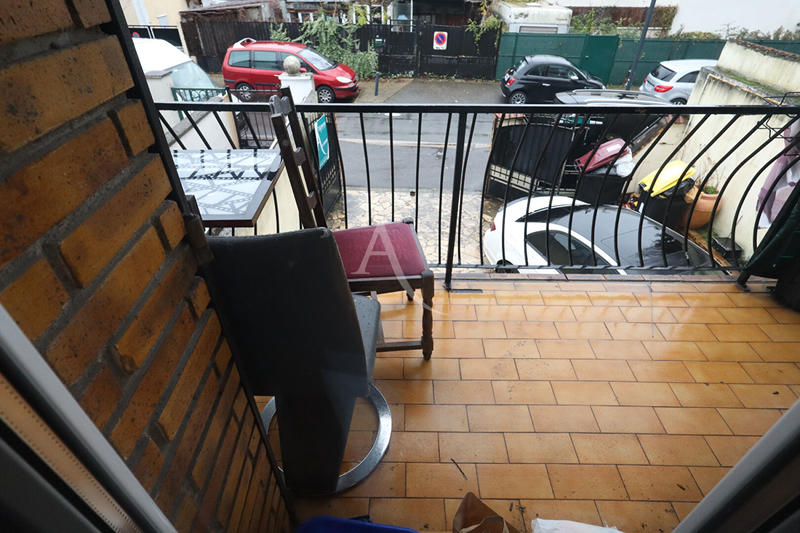 Maison - 237 m² - 11 pièces